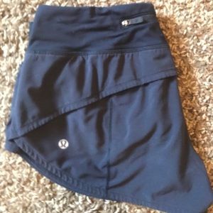 Black lulu lemon shorts 2.5